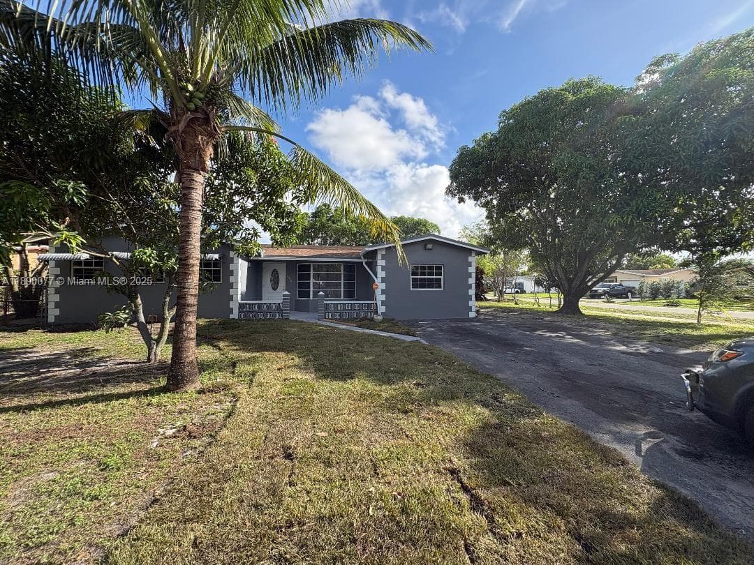 4530 NW 23rd St, Lauderhill FL 33313