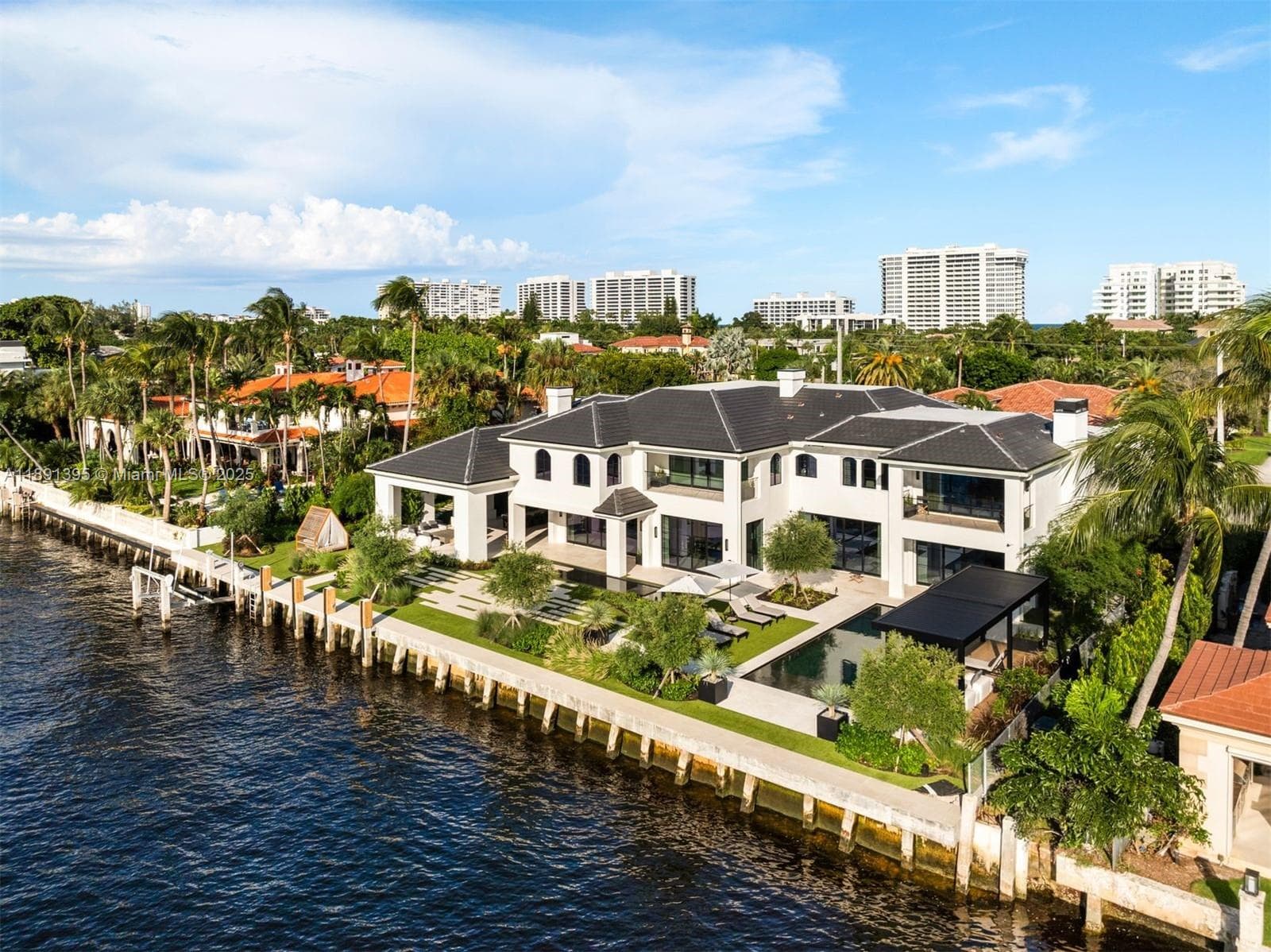 2401 Spanish River Rd, Boca Raton FL 33432
