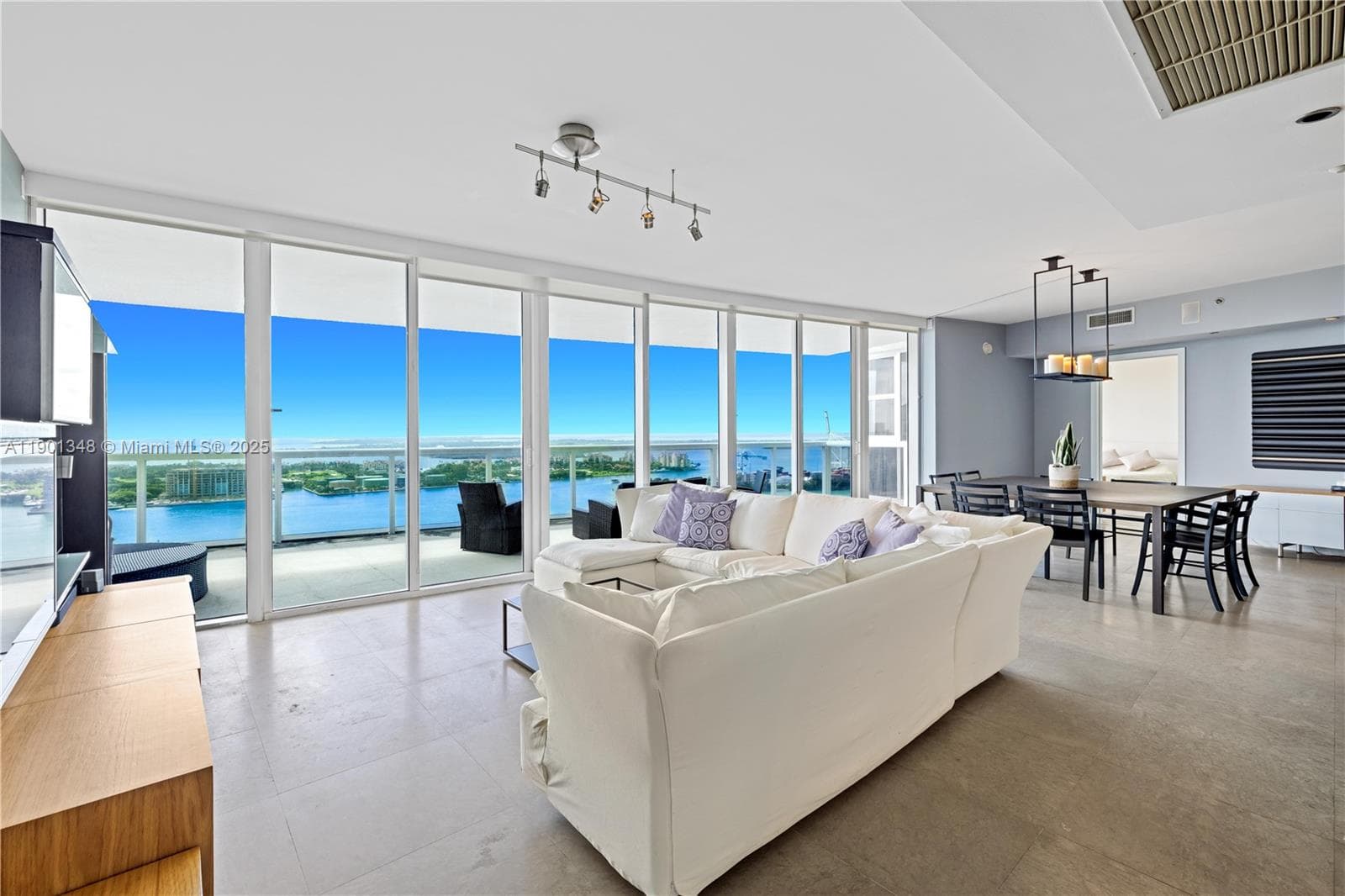 400 Alton Rd # 3006, Miami Beach FL 33139
