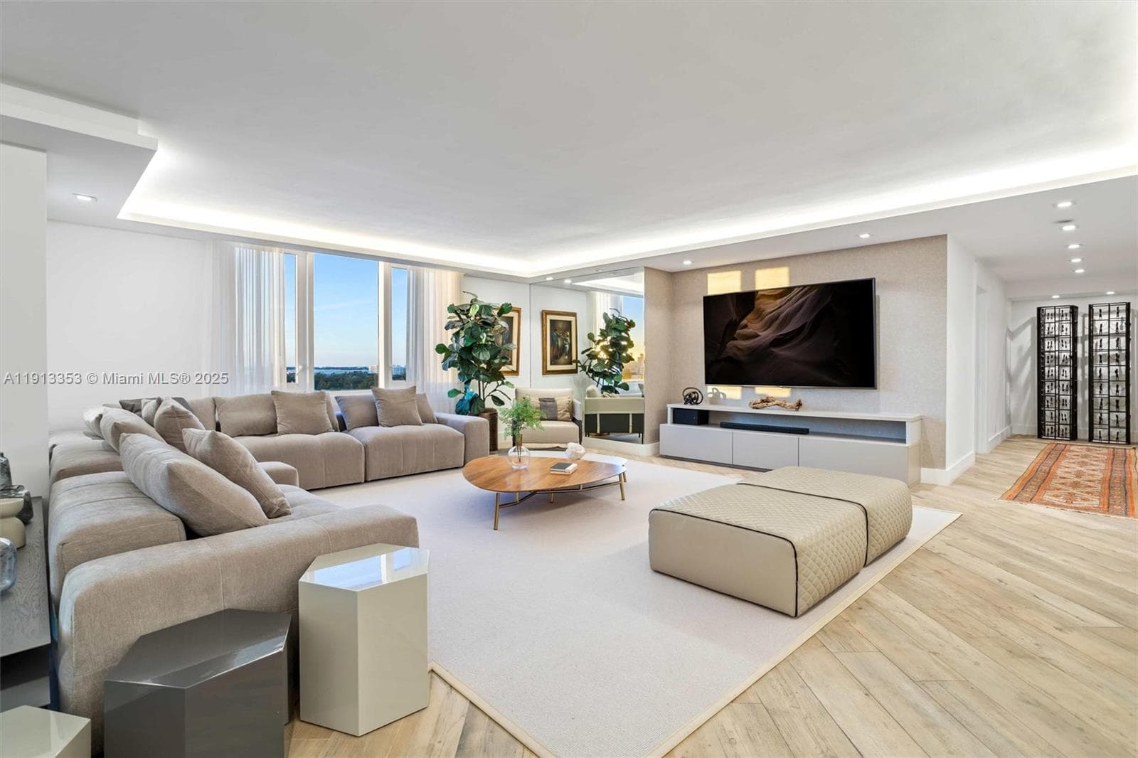 2301 Collins Ave # 1432, Miami Beach FL 33139