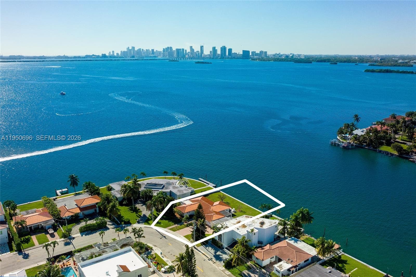 7500 W Treasure Dr, North Bay Village FL 33141