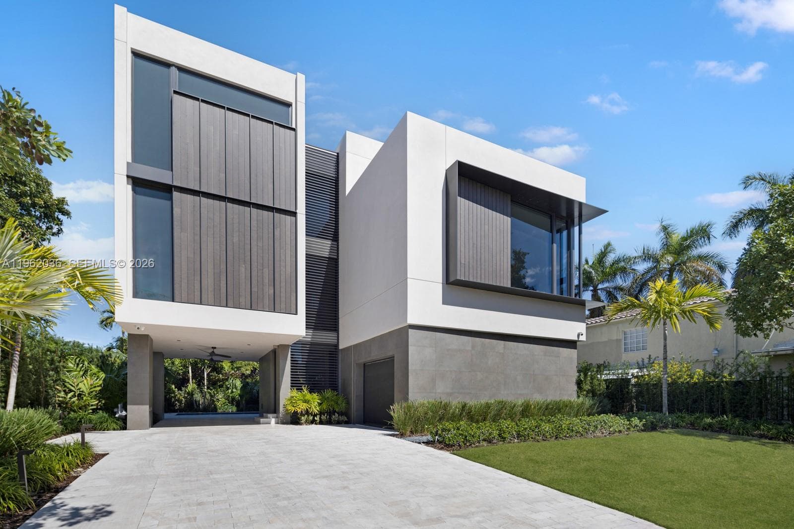 621 W 44th St, Miami Beach FL 33140