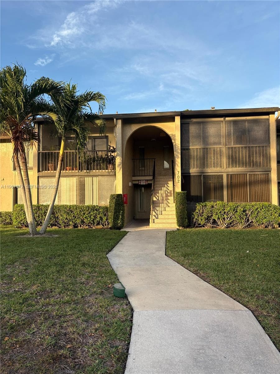 702 Sunny Pine Way # A1, Green Acres FL 33415