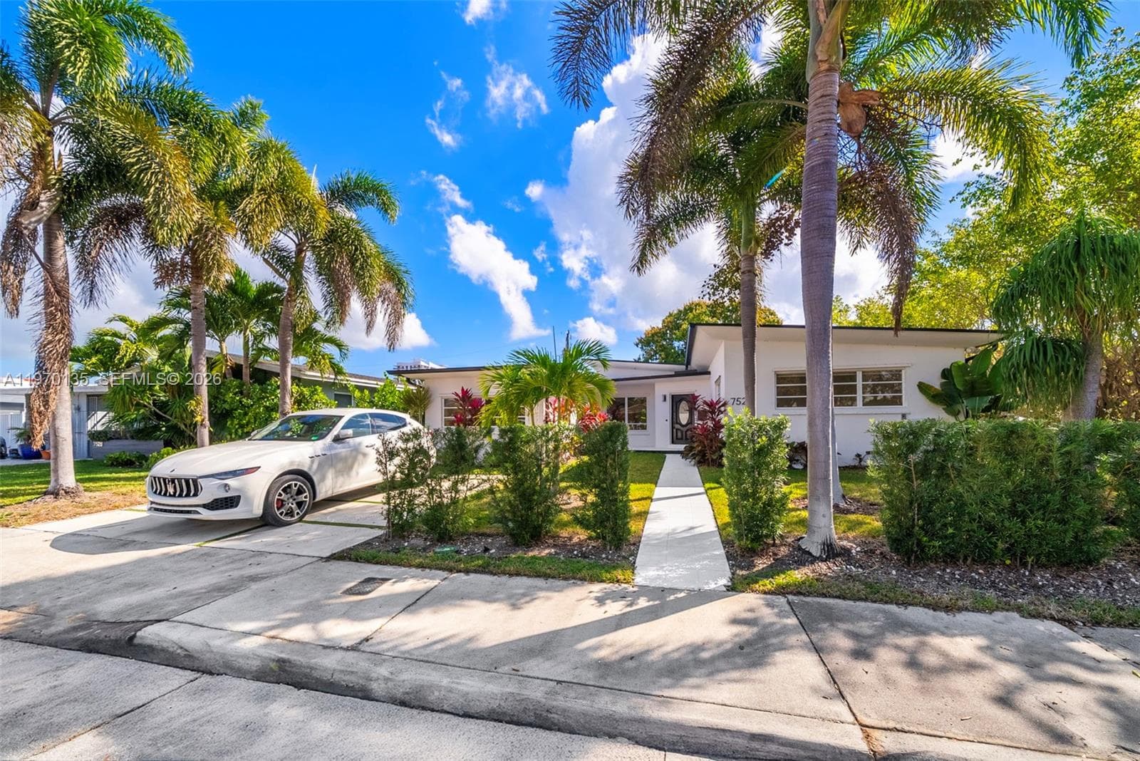 7525 Adventure Ave, North Bay Village FL 33141