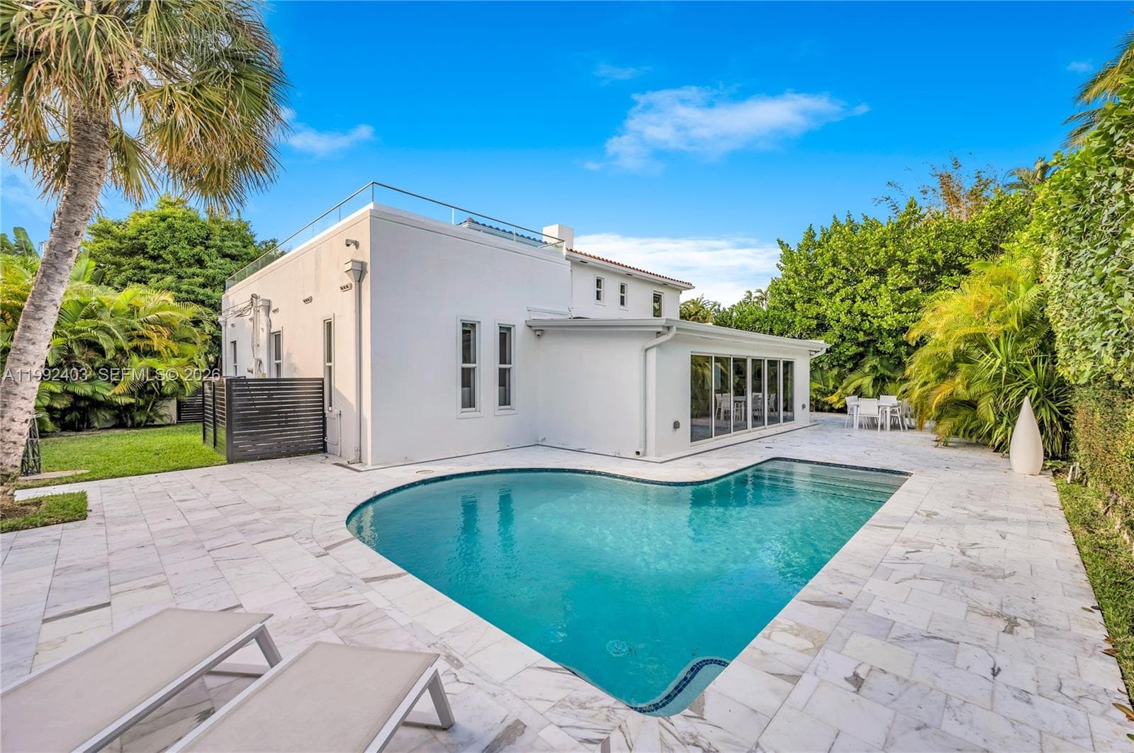 4321 Nautilus Dr, Miami Beach FL 33140