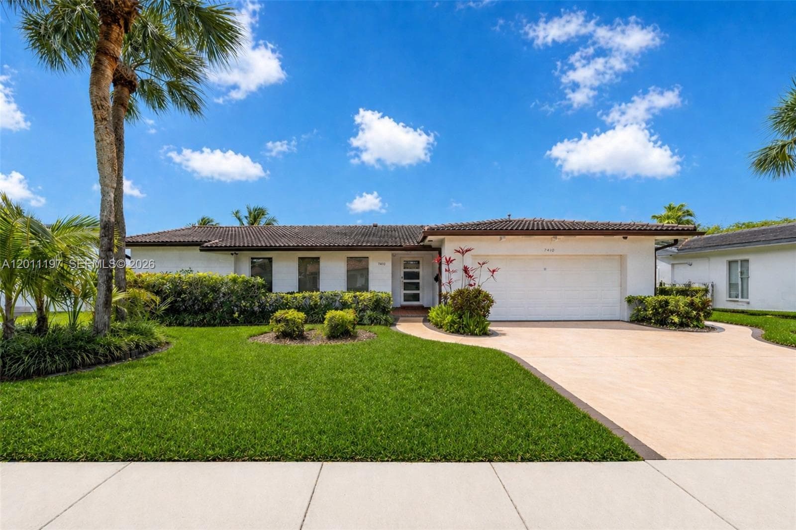 7410 Loch Ness Dr, Miami Lakes FL 33014