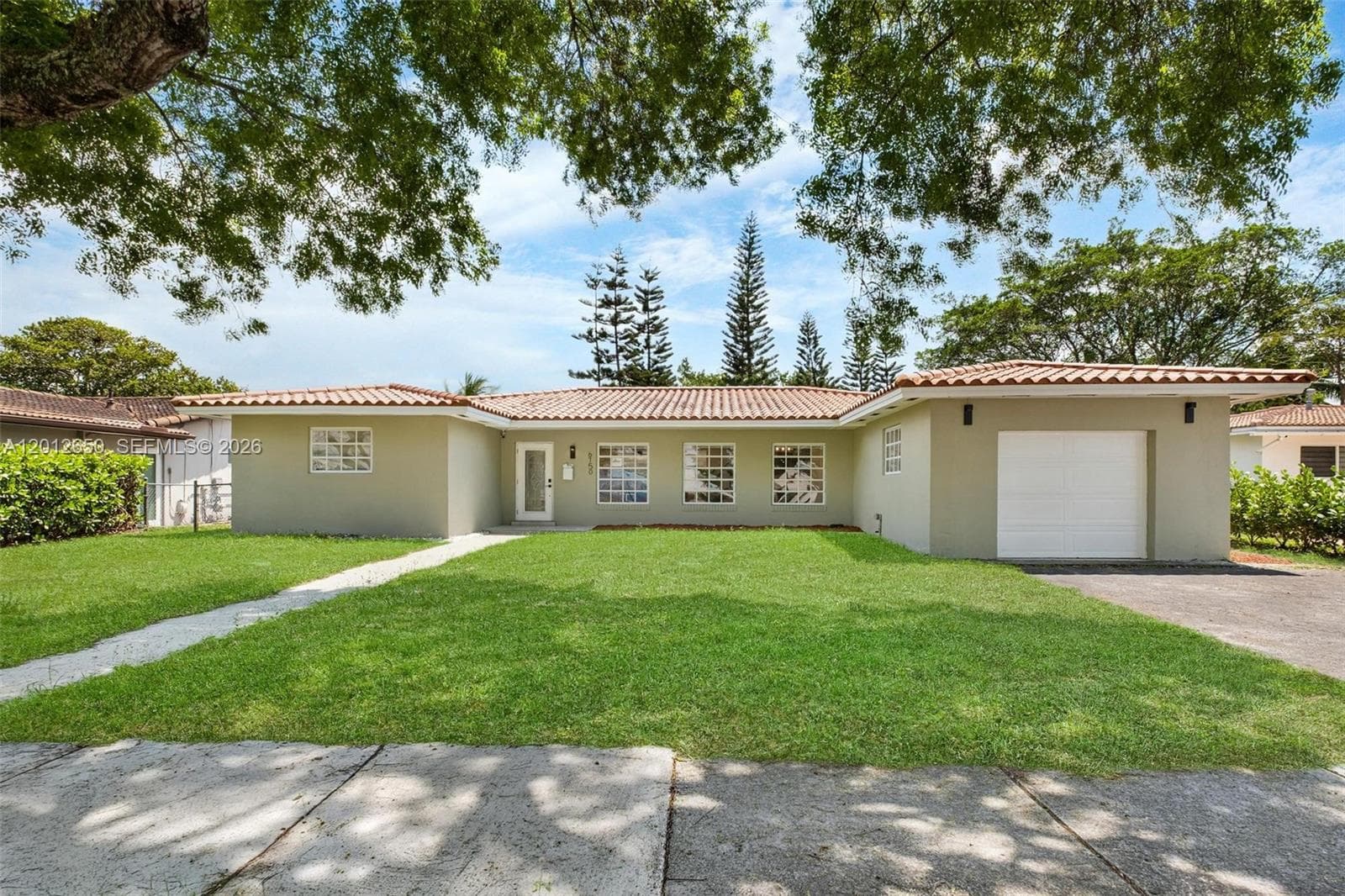 6750 White Oak Dr, Miami Lakes FL 33014