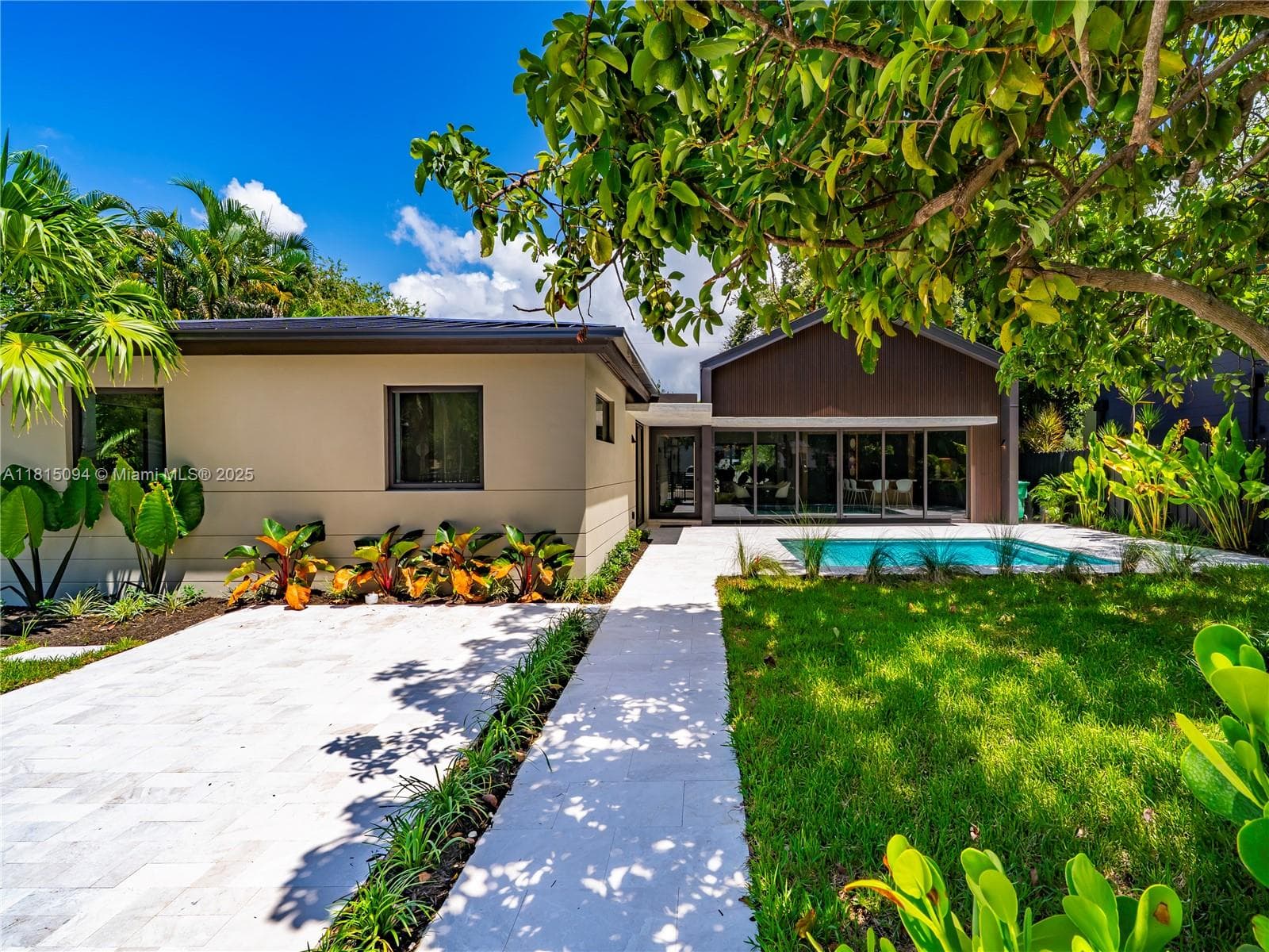 2777 Calusa St, Miami FL 33133