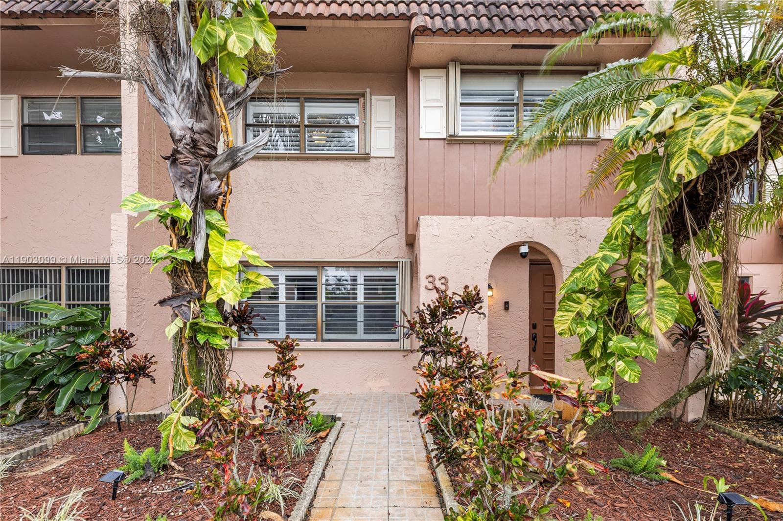 33 Madrid Ln # 9, Davie FL 33324