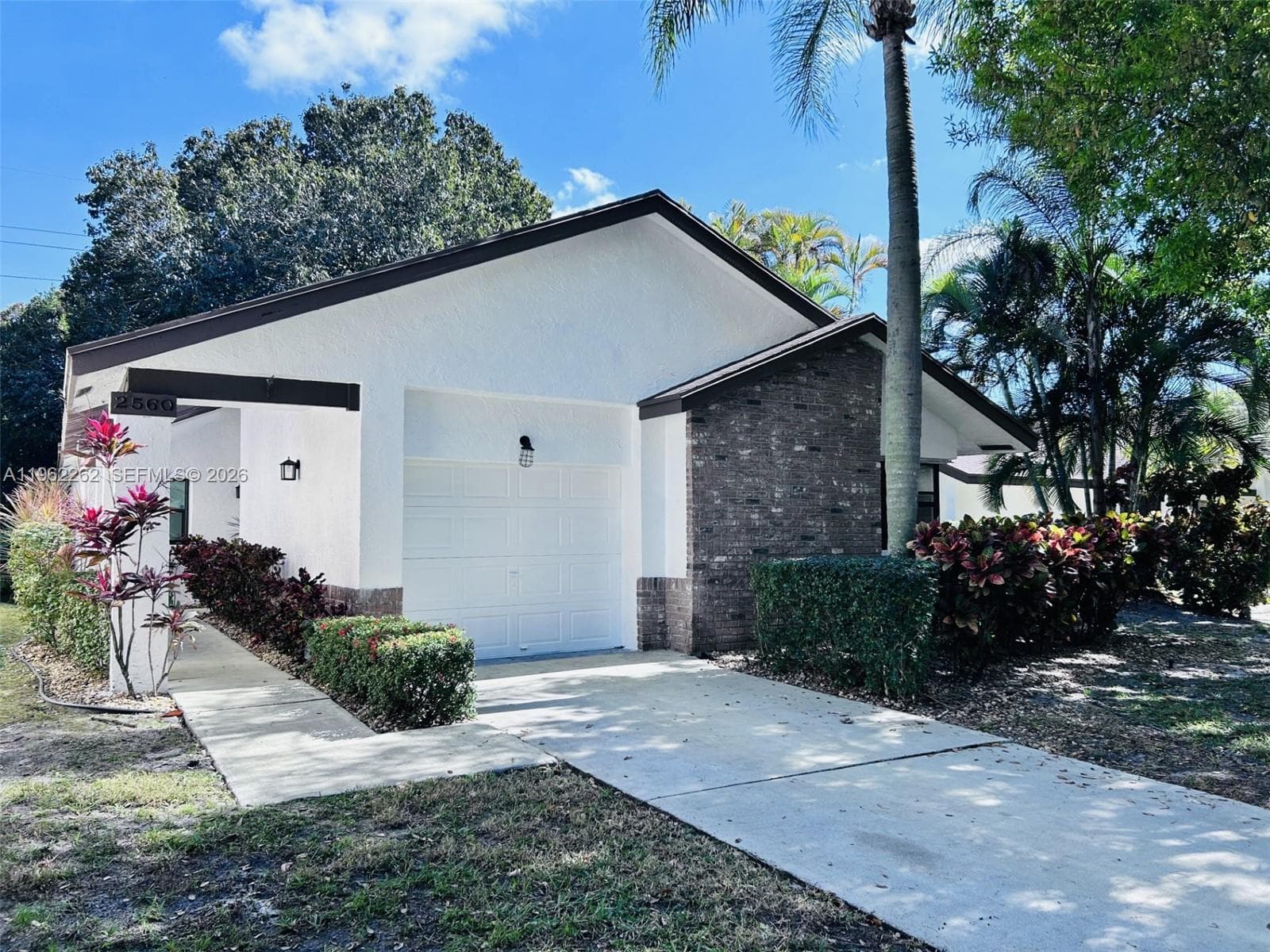 2560 Calamondin Cir, Coconut Creek FL 33063