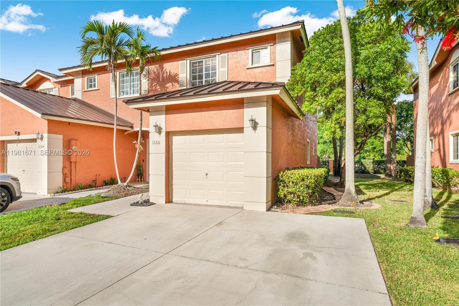 1166 NW 100th Ave, Pembroke Pines FL 33024