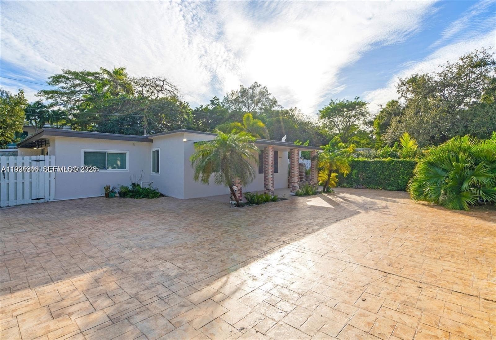 3800 Charles Ter, Miami FL 33133