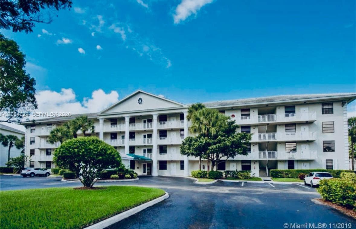 1721 Whitehall Dr # 101, Davie FL 33324
