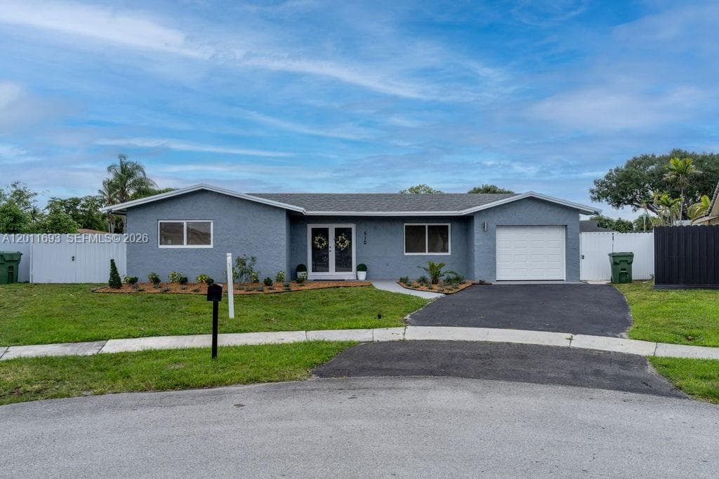 510 NW 97th Ter, Pembroke Pines FL 33024