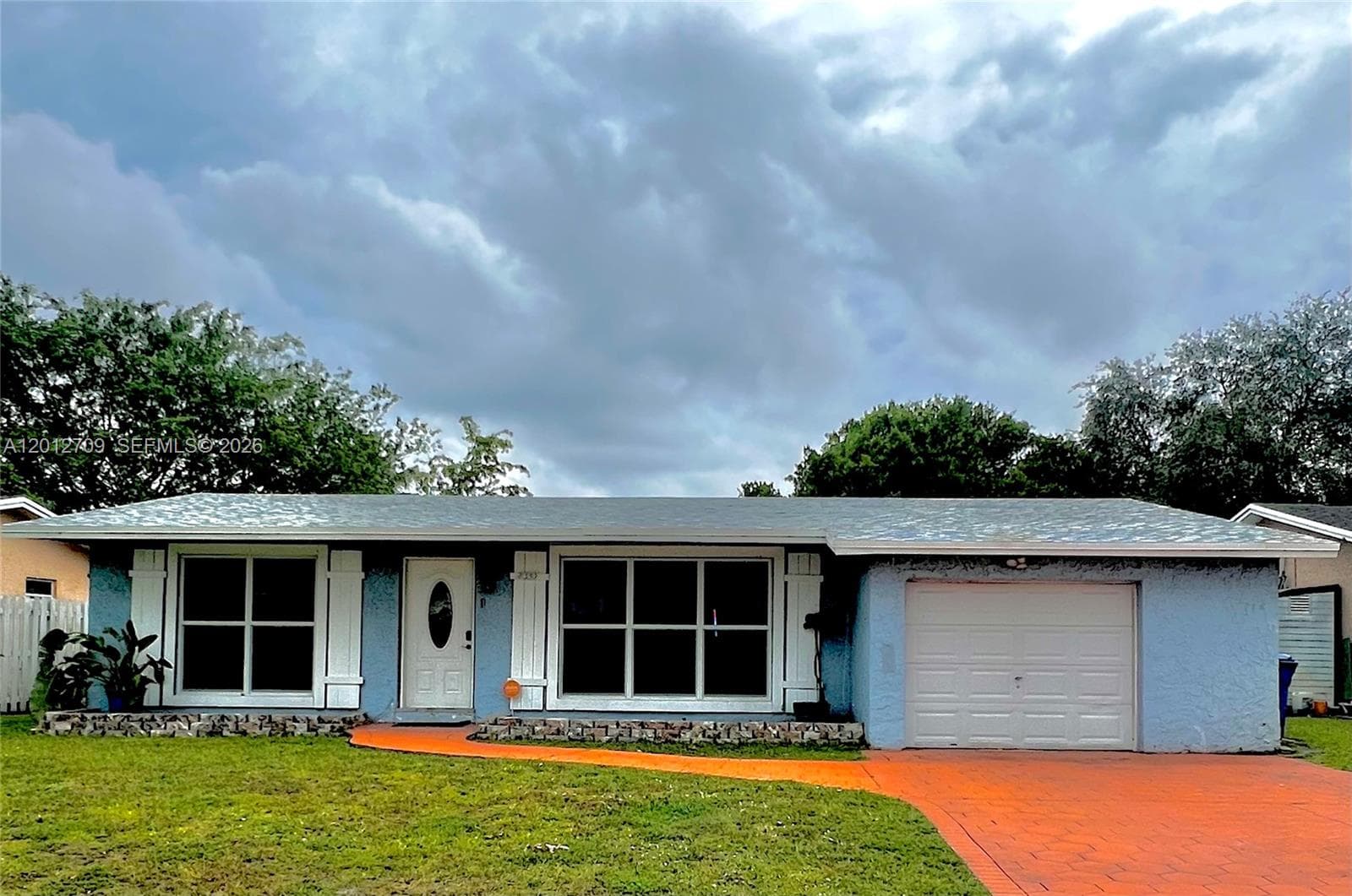 8350 NW 27th Pl, Sunrise FL 33322